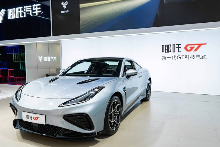 重庆大渡口区弘凌裕企业管理咨询哪吒汽车在智能汽车领域的表现，领途汽车在新能源汽车市场中的影响力