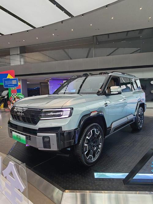 重庆大渡口区弘凌裕企业管理咨询比亚迪方程豹硬派越野的爆款，英菲尼迪35周年与你共成长
